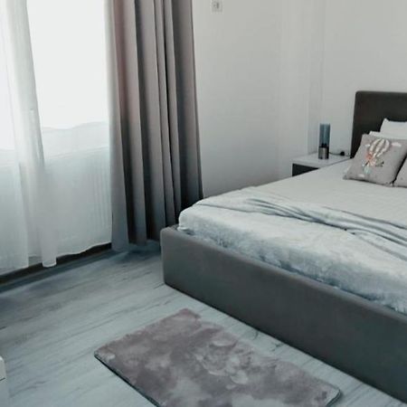 Maia Apartment นาโวดาริ ภายนอก รูปภาพ