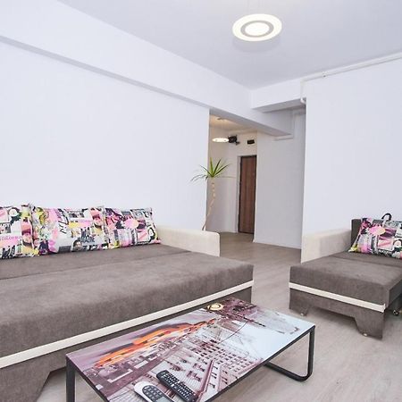 Maia Apartment นาโวดาริ ภายนอก รูปภาพ