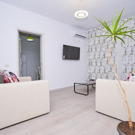 Maia Apartment นาโวดาริ ภายนอก รูปภาพ